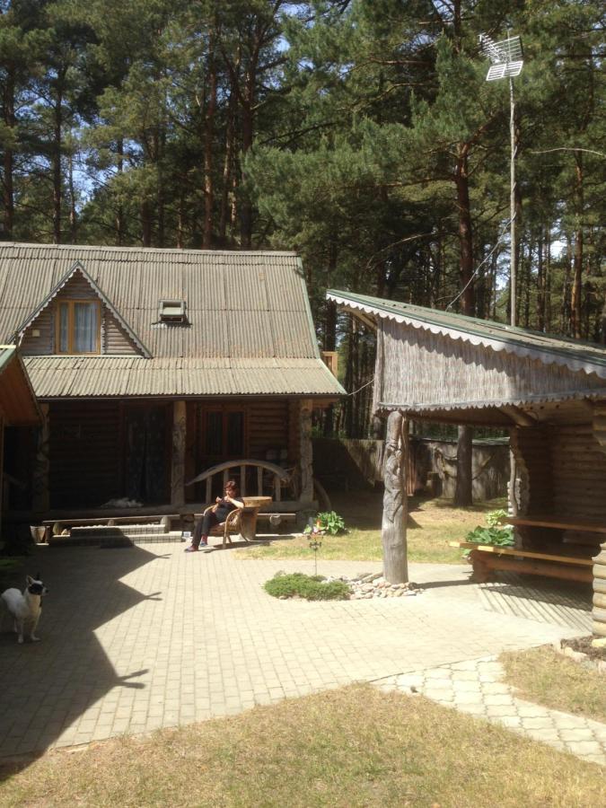 Edmundas 팔랑가 외부 사진